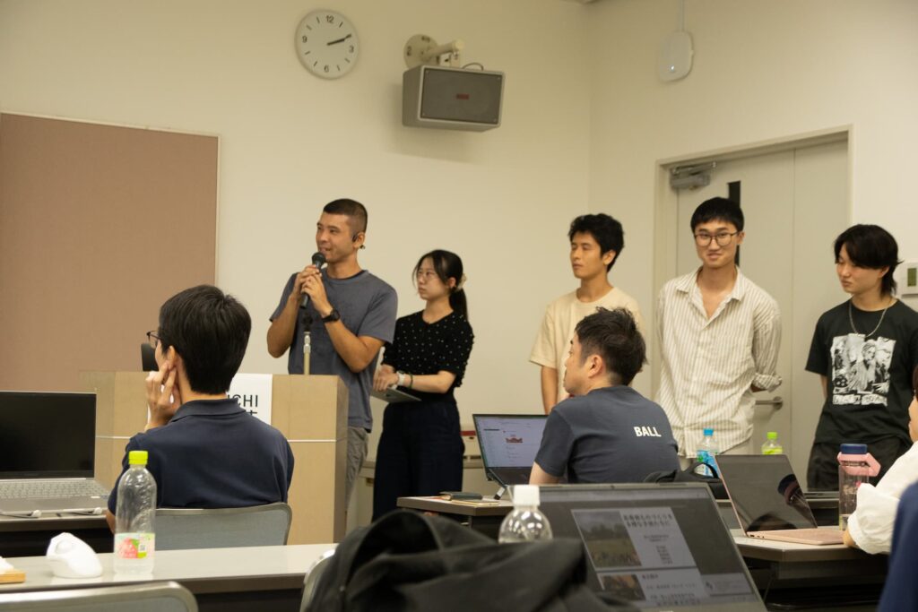 採択プロジェクトメンバーのプレゼンの様子