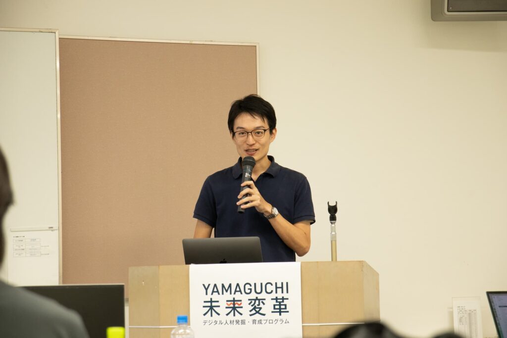 採択プロジェクトメンバーのプレゼンの様子